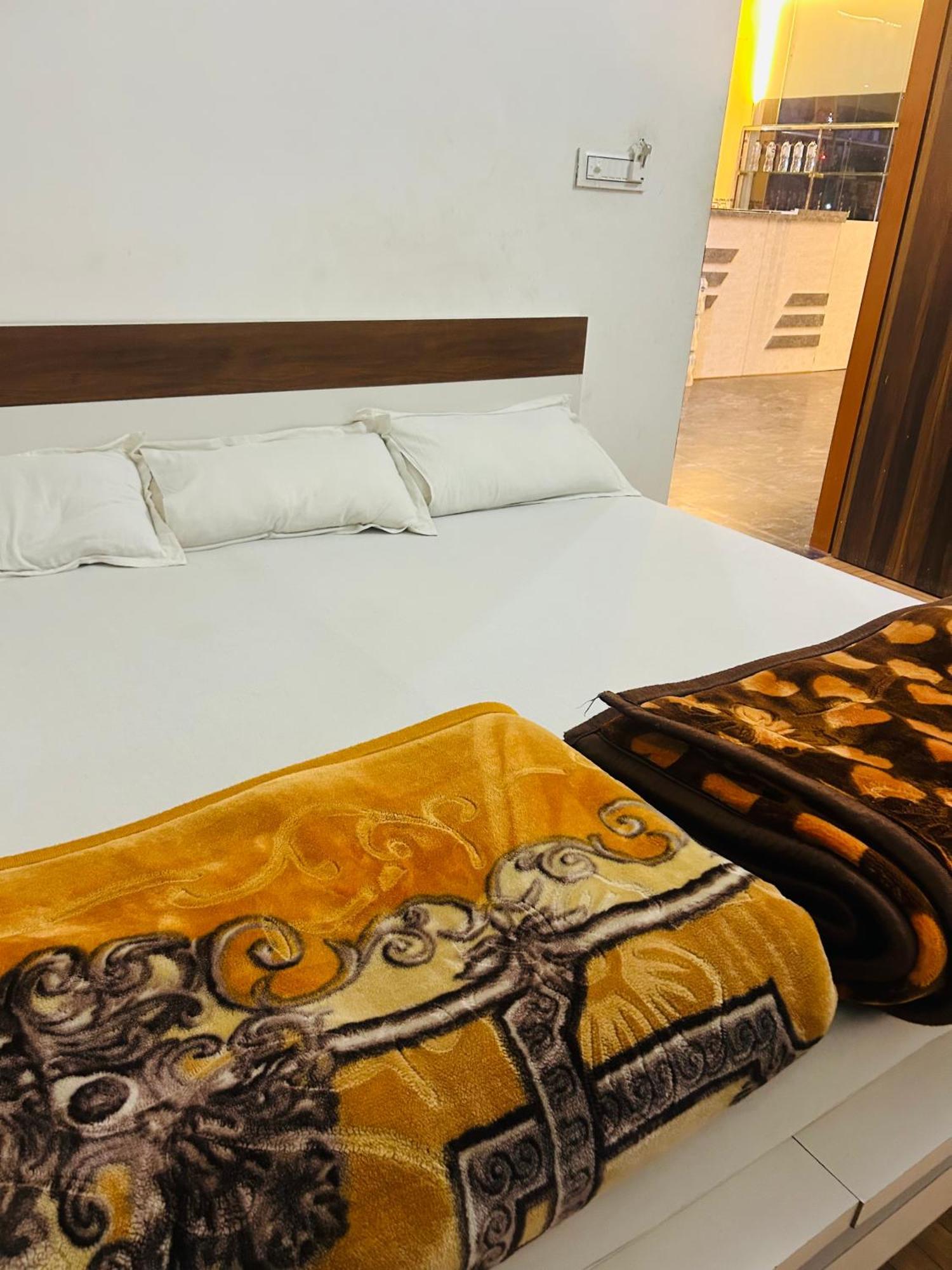 Milan Hotel & Restaurant Sikar Екстер'єр фото